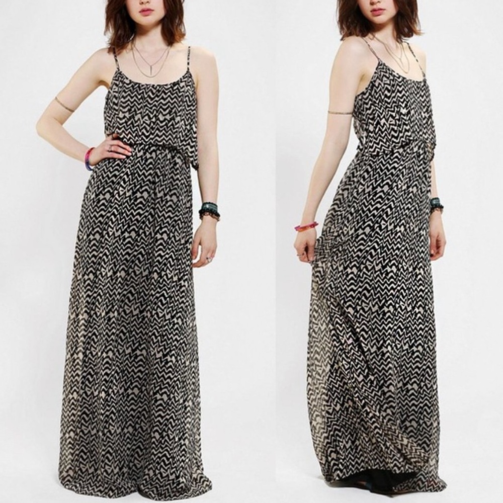 Urban Outfitters‎ Staring At Stars Medium Black Tan Chevron Print Maxi Dress